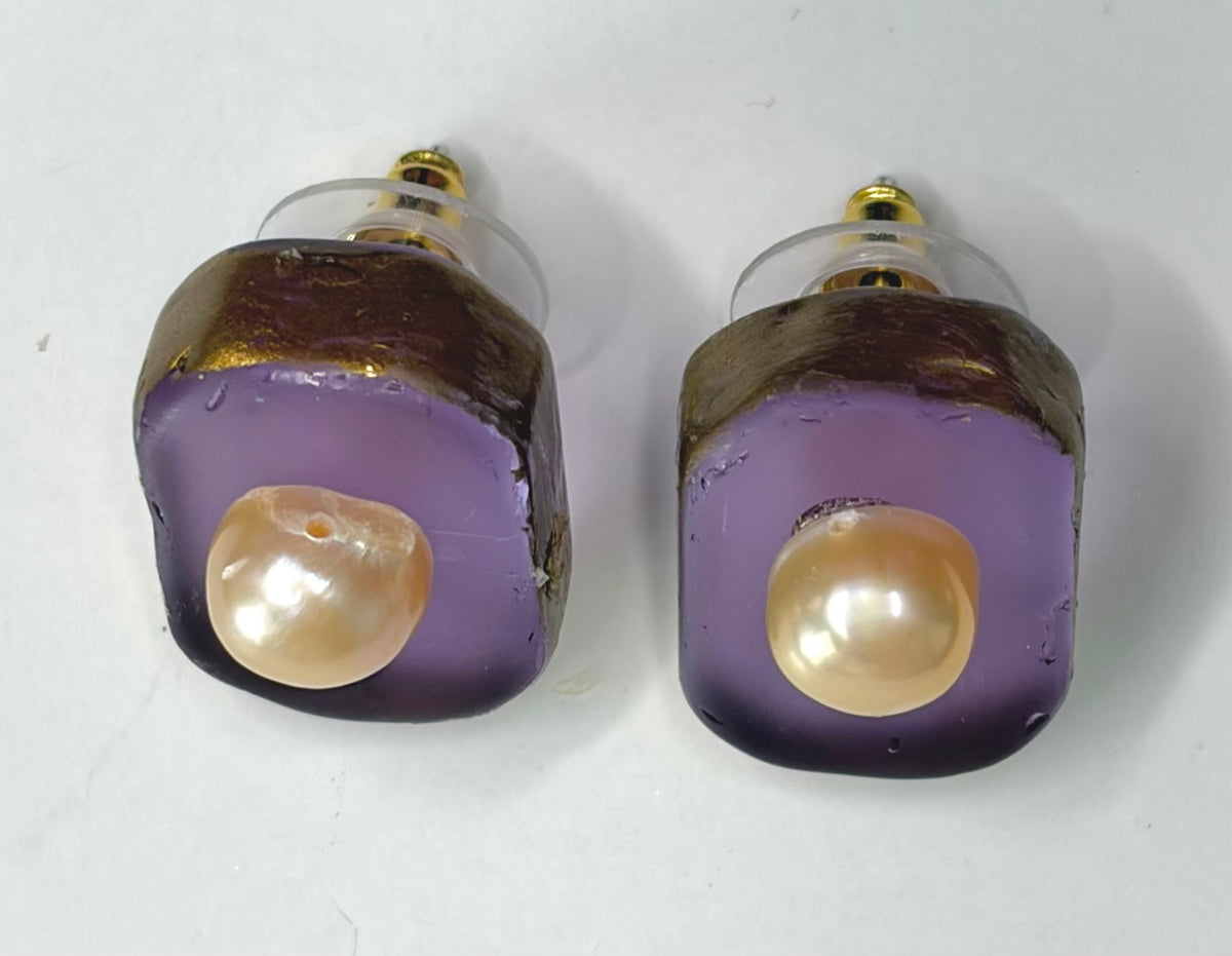Lavender Pearl Glow Stud Earrings