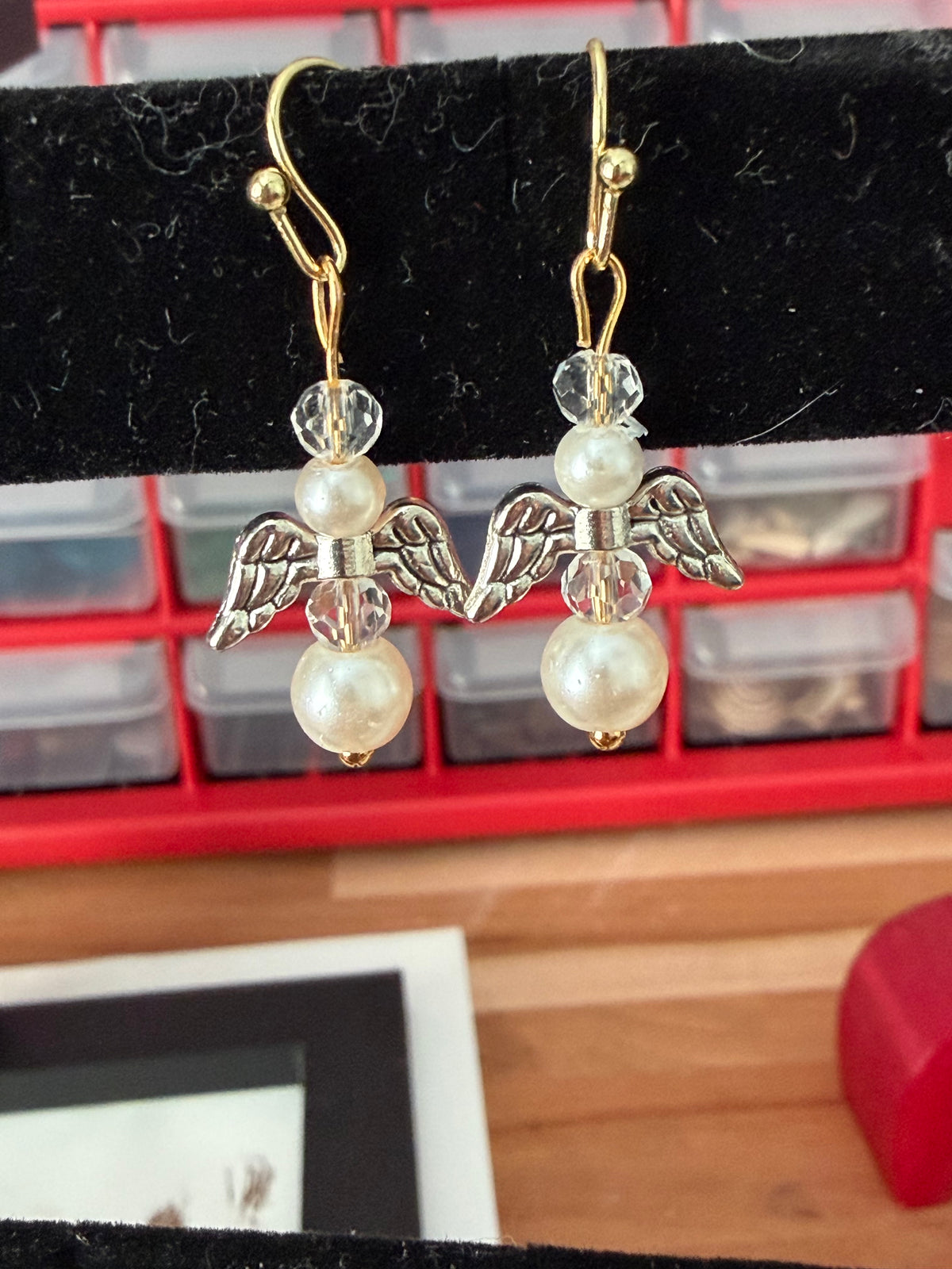 Christmas Red and Green Dangle Earrings, Sea Glass Style Holiday Jewelry, Gold Tone Handmade Earrings, Festive Christmas Gift for Her