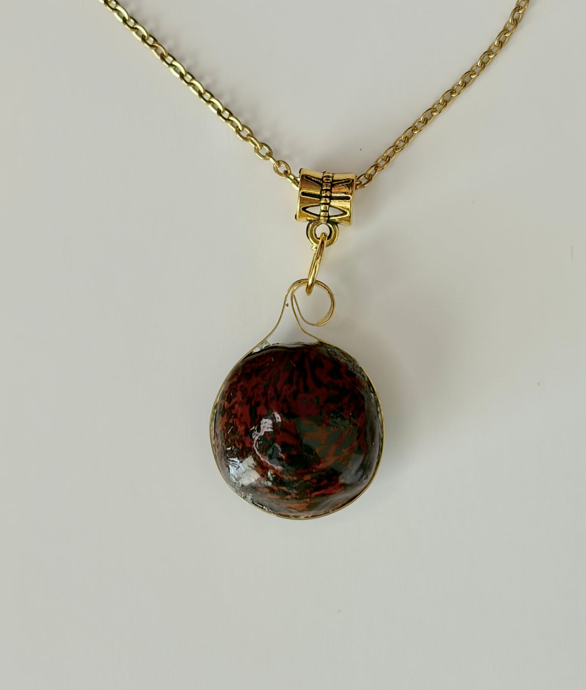 Maui Shell Necklace, Round Marbled Pendant, Gold-Tone Stainless Steel Chain, Ocean-Inspired Artisan Jewelry