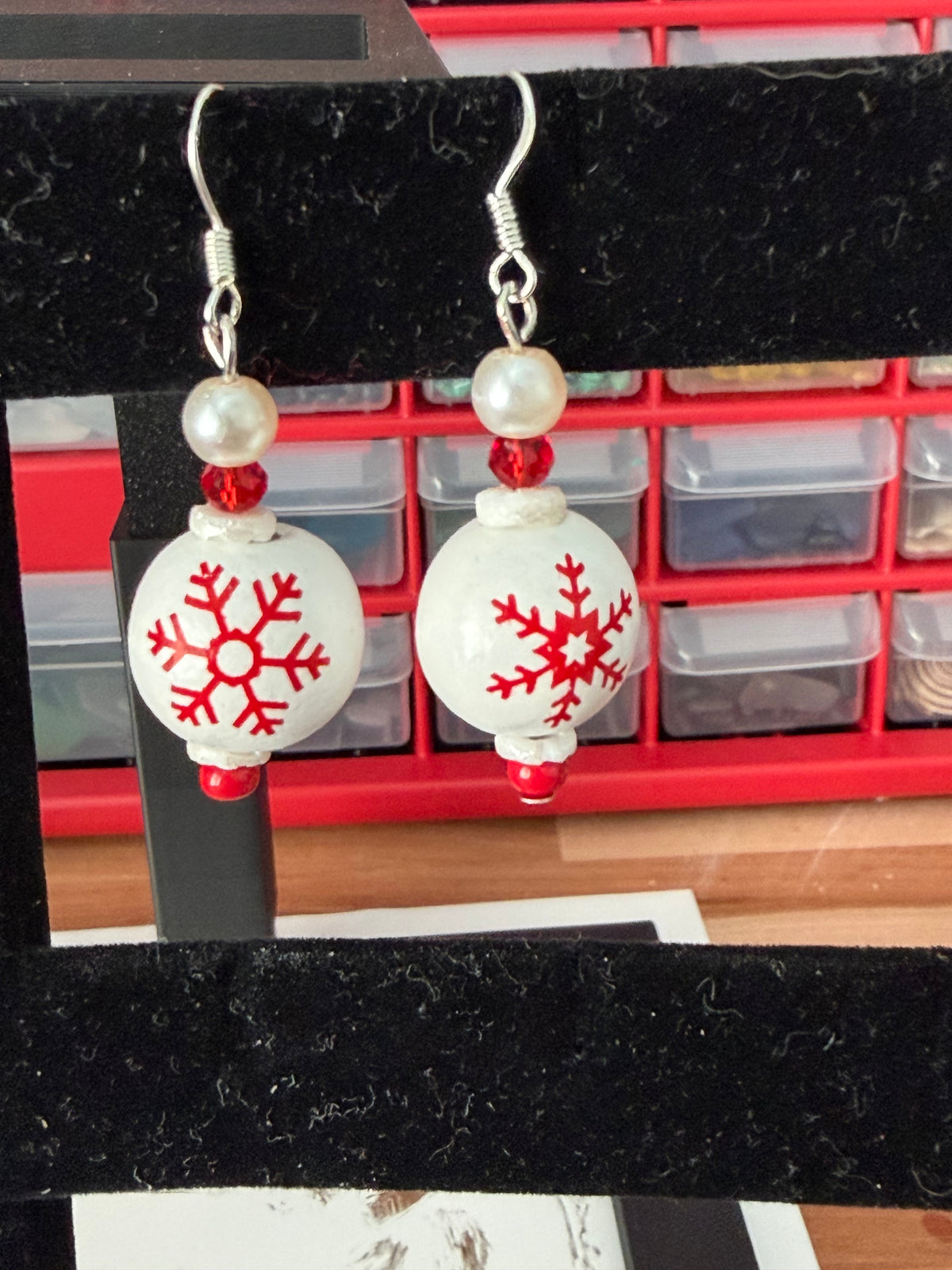 Christmas Red and Green Dangle Earrings, Sea Glass Style Holiday Jewelry, Gold Tone Handmade Earrings, Festive Christmas Gift for Her