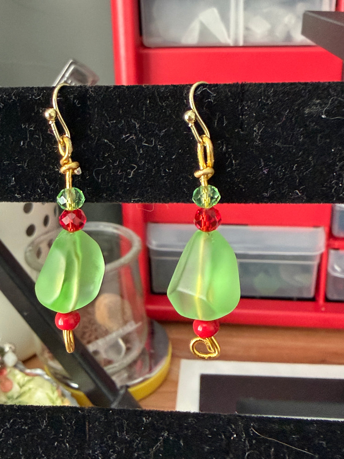 Christmas Red and Green Dangle Earrings, Sea Glass Style Holiday Jewelry, Gold Tone Handmade Earrings, Festive Christmas Gift for Her